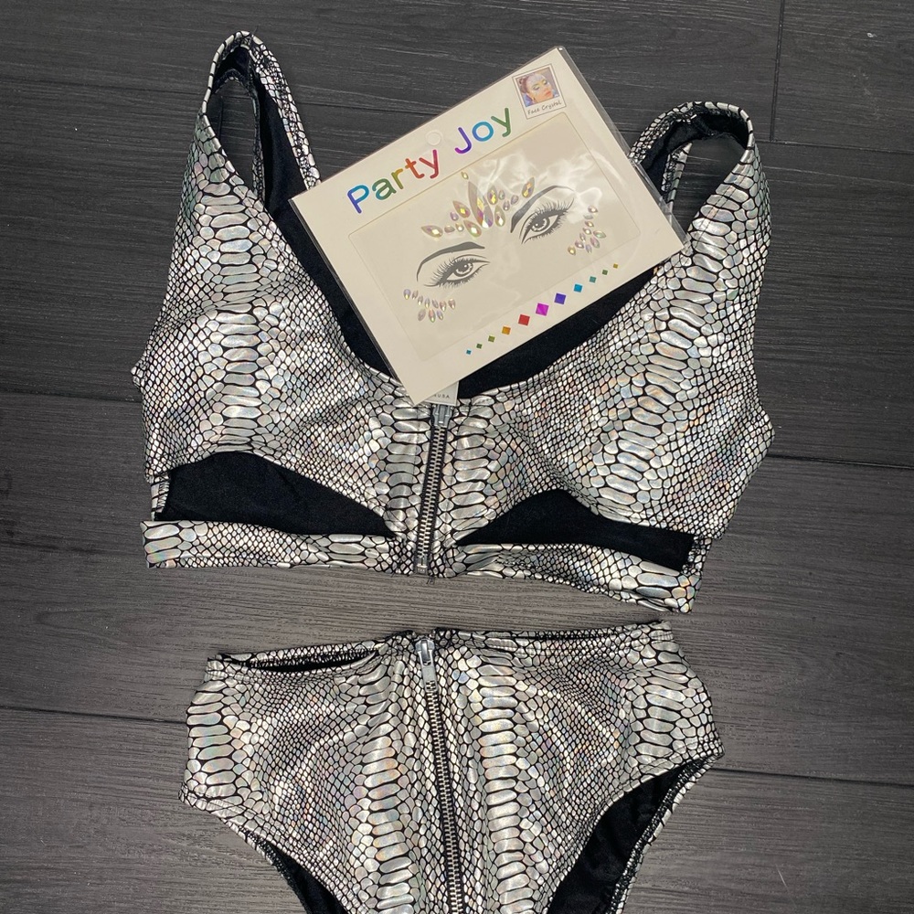Iheartraves Electric Snake Outfit